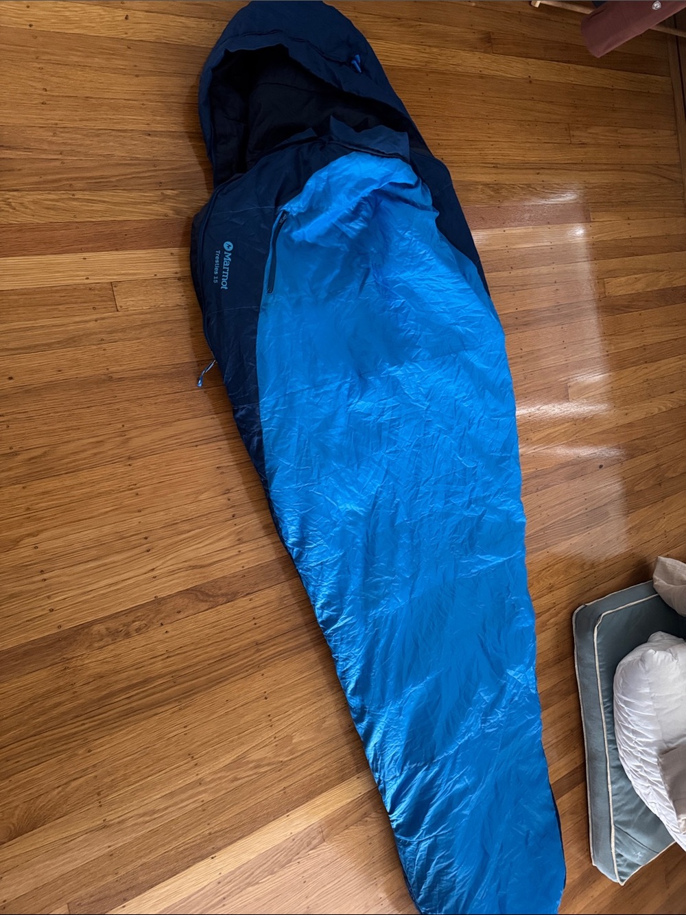 Marmot Trestles blue and Navy 15 degree sleeping bag